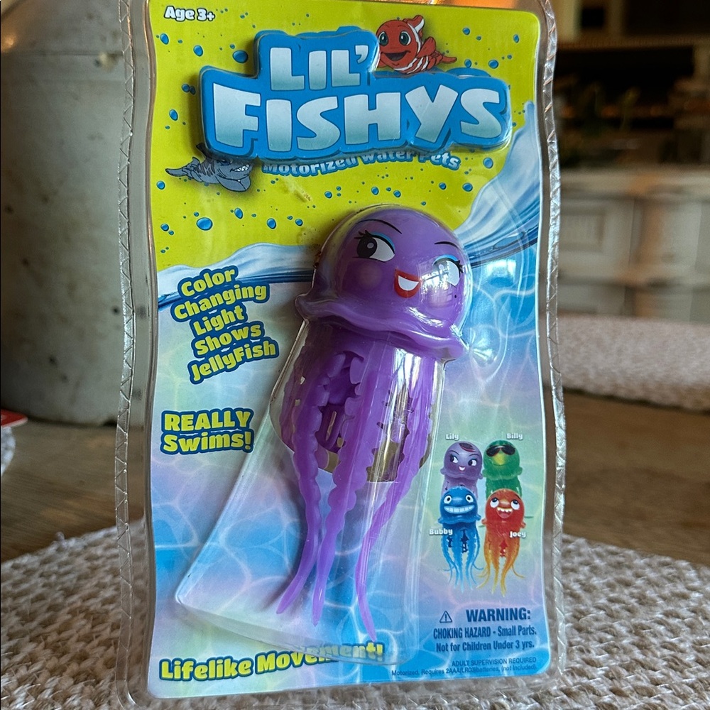 Lil' Fishys Color Changing Jellyfish water Toy purple new sealed NIP LILY toy